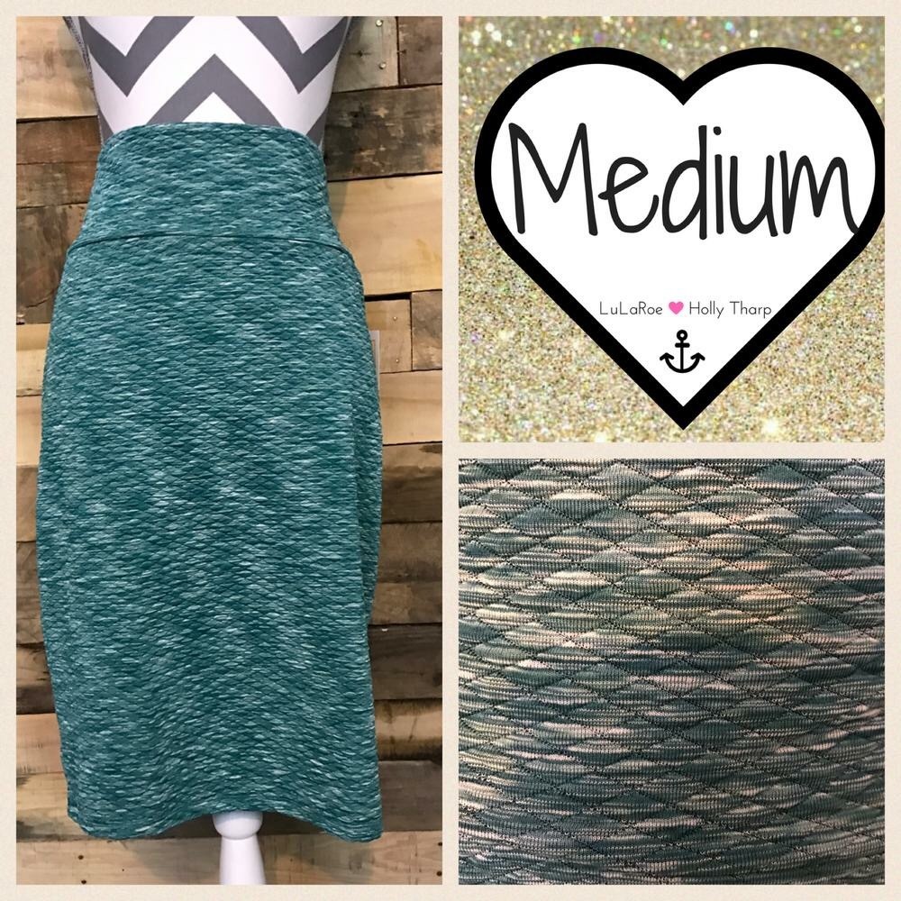 Medium LuLaRoe Cassie skirt NWT